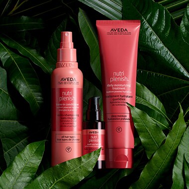 Image produit avec le revitalisant sans rinçage, le traitement hydratant quotidien et l'huile multiusage pour cheveux nutriplenish™.