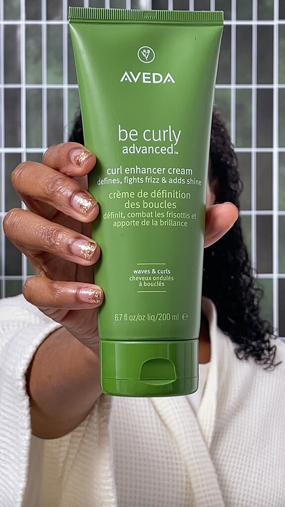 Nos cadeaux favoris, à offrir ou pour vous-mêmes, avec notamment le soin curly advanced