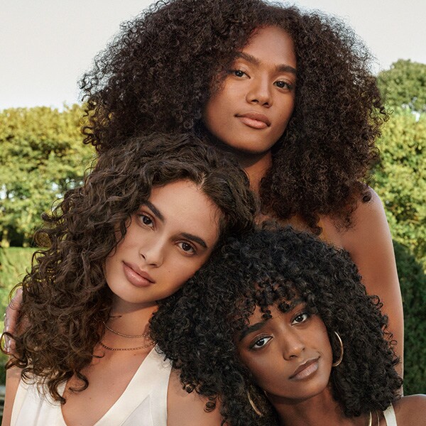 Comment déterminer votre type de cheveux et la forme de vos boucles