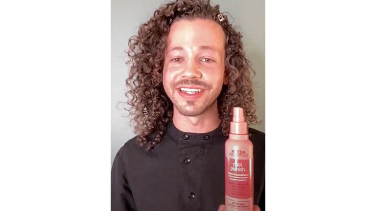 Austin Call, styliste texture pour Aveda