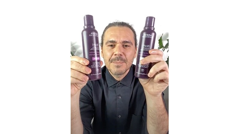 Directeur artistique mondial d'Aveda, Ricardo Dinis
